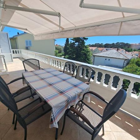Apartmani Dijana Palit Exterior foto